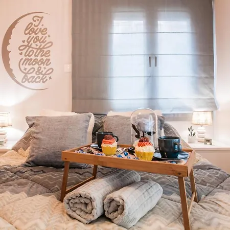 Luxury Seaside Next To Starbucks Opossite The Park Of Flisvos * Atena