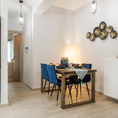 Apartament Luxury Seaside Next To Starbucks Opossite The Park Of Flisvos